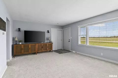 318 E Southwind Rd, Springfield, IL 62703 photo 5
