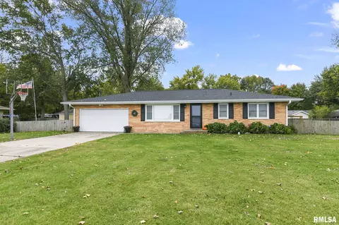 318 E Southwind Rd, Springfield, IL 62703