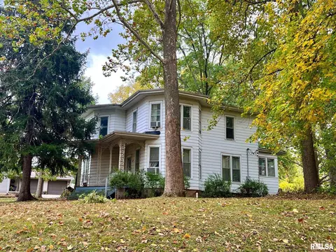 106 E Washington St, Petersburg, IL 62675