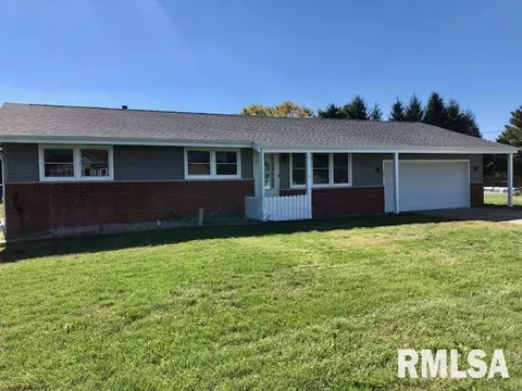 205 Witt St, Loami, IL 62661