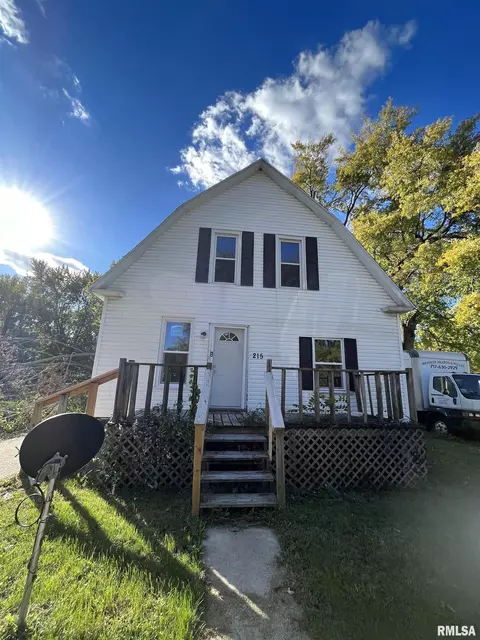 215 White City Blvd, Springfield, IL 62703