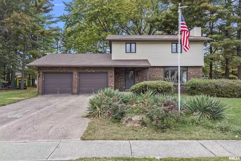 2221 W Road Dr, Springfield, IL 62711