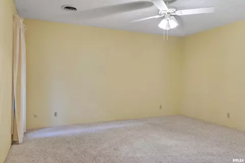 2221 W Road Dr, Springfield, IL 62711 photo 24