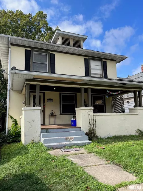 1939 S 1st St, Springfield, IL 62704