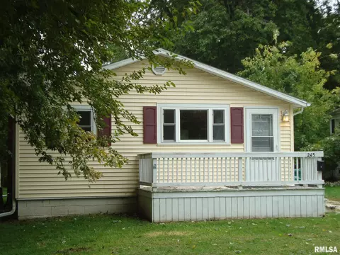 245 Silver St, Galesburg, IL 61401