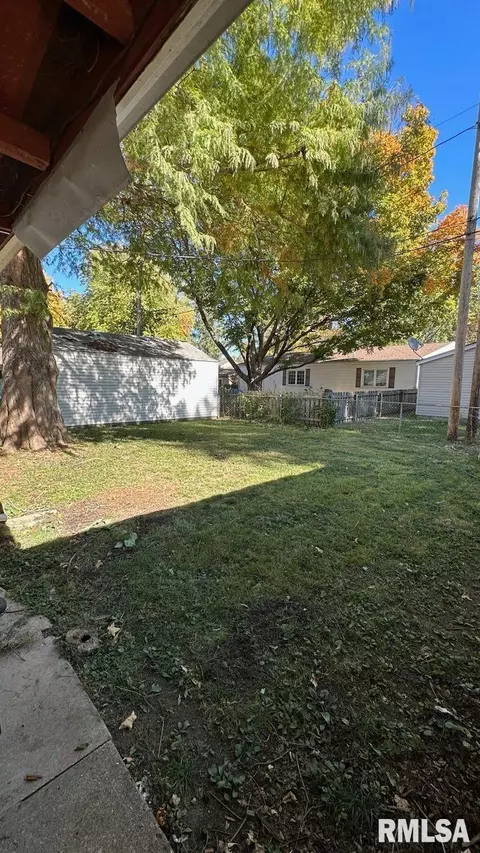 24 Beverly St, Springfield, IL 62702 photo 5
