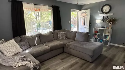 24 Beverly St, Springfield, IL 62702 photo 6