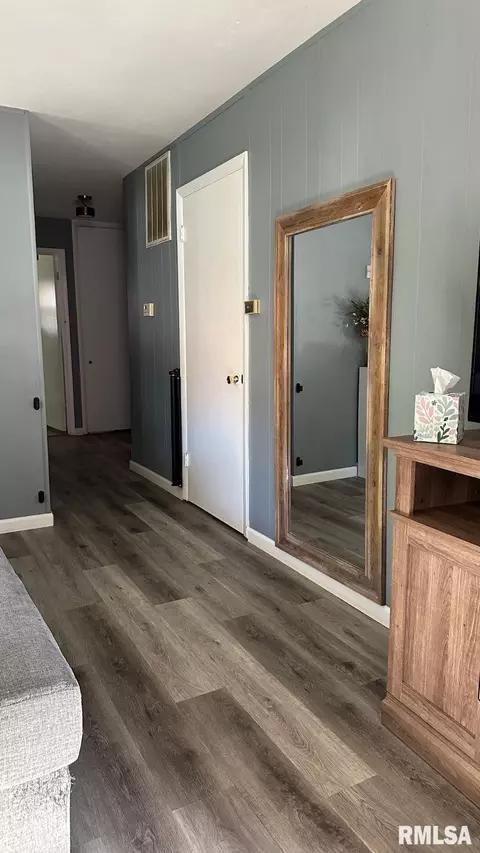 24 Beverly St, Springfield, IL 62702 photo 8