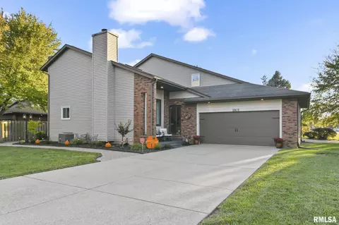 1801 S Cog Mill Ct, Springfield, IL 62704 photo 2