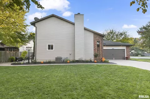 1801 S Cog Mill Ct, Springfield, IL 62704 photo 3