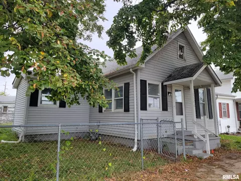 1110 Burlington St, Lincoln, IL 62656