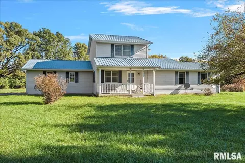 11250 Ogden St, Petersburg, IL 62675