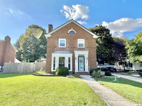 1708 N Prairie St, Galesburg, IL 61401