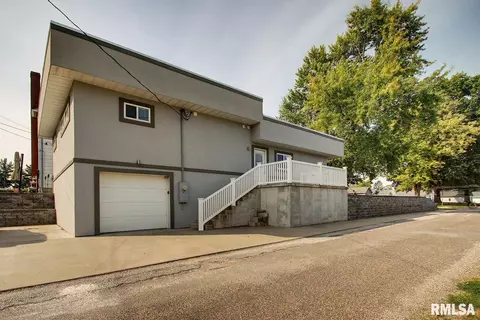 1528 N 18th St, Quincy, IL 62301