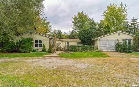 910 S Bates Rd, Mount Pulaski, IL 62548