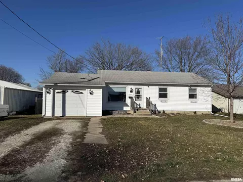 205 W Givens St, Abingdon, IL 61410