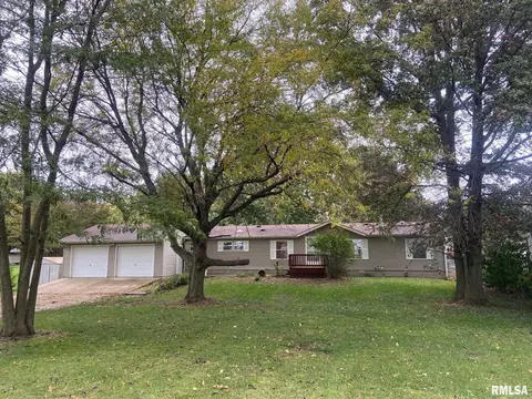 411 S Sheridan St, Edinburg, IL 62531