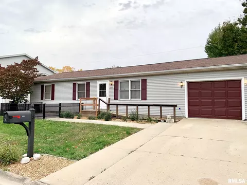 1101 Pioneer Dr, Jacksonville, IL 62650