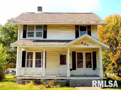 601 Maple St, Mount Sterling, IL 62353