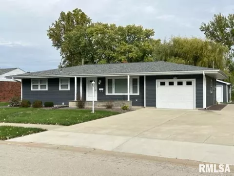 517 Pauline St, Taylorville, IL 62568