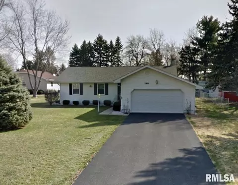 2966 N Wilson Ave, Decatur, IL 62526