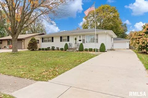 2300 Blackhawk Ave, Springfield, IL 62702