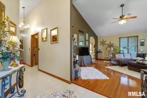 2709 Cronin Dr, Springfield, IL 62711 photo 5