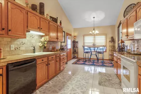 2709 Cronin Dr, Springfield, IL 62711 photo 17