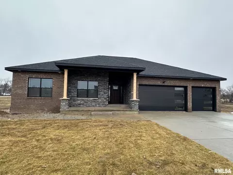 63 Moonlight Ct, Chatham, IL 62629