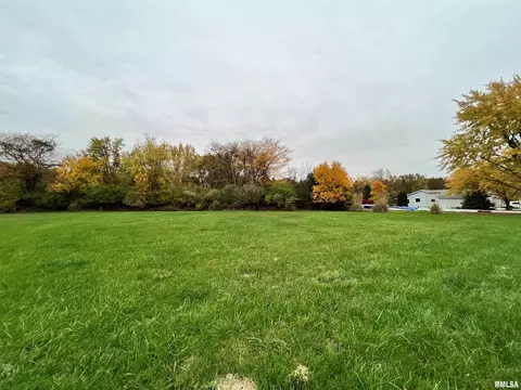 108 S Shrs, Sullivan, IL 61951