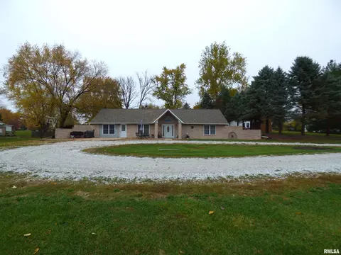 112 E Outerbelt Dr, Clayton, IL 62324