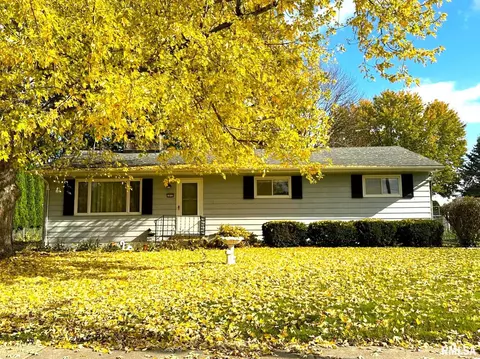 1633 N Farnham St, Galesburg, IL 61401