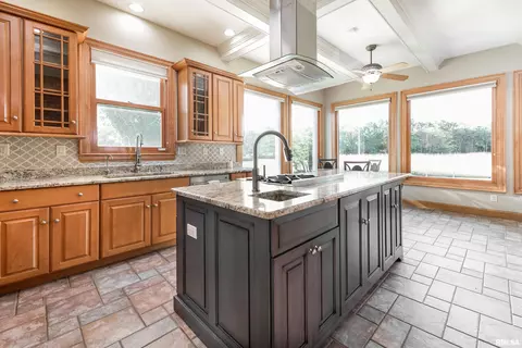 693 E County Road 1375 E County Rd, Lacon, IL 61540 photo 6