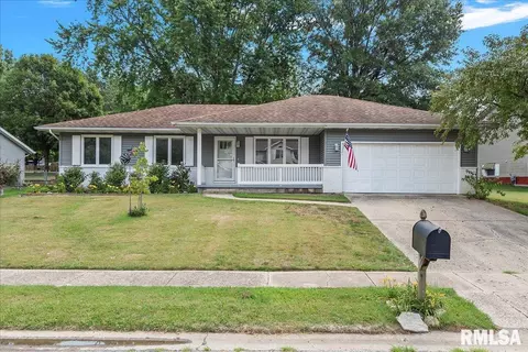 6 Bent Creek Rd, Sherman, IL 62684