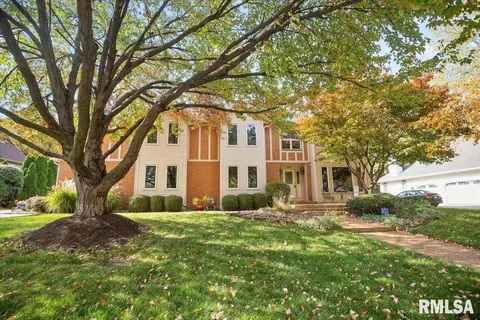 1305 Woods Farm Ln, Springfield, IL 62704
