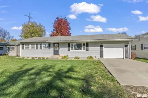413 W Tremont St, Waverly, IL 62692