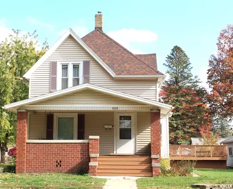 903 Beecher Ave, Galesburg, IL 61401