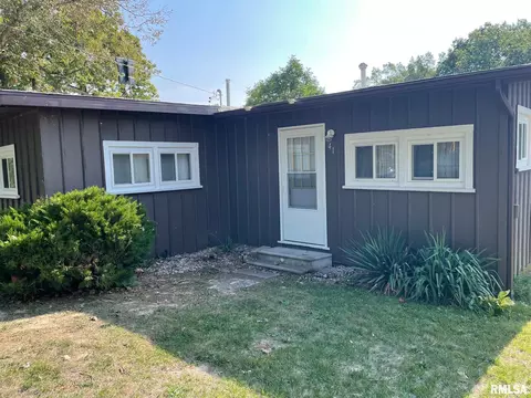 41 South Dr, Franklin, IL 62638