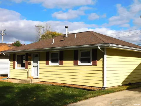 6 Melody Ln, Springfield, IL 62702