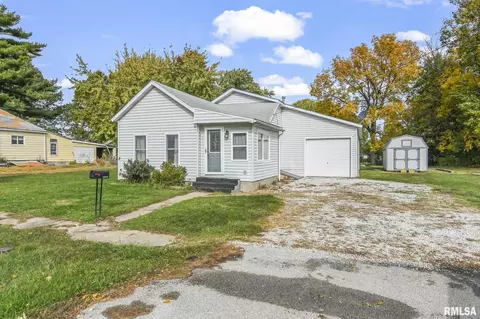 371 Elm St, Waverly, IL 62692