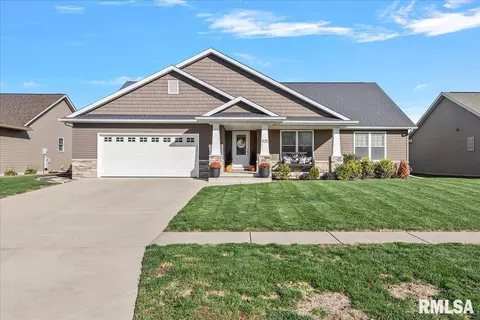 325 Hershiser Ln, Chatham, IL 62629