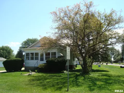 1316 Webster St, Galesburg, IL 61401