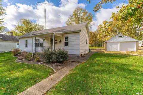 625 S College St, Lincoln, IL 62656