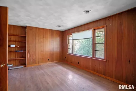 Bedroom - 2981 Niccolls Rd, Springfield, IL 62702 photo 1 of 2