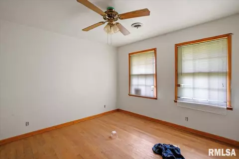 Bedroom - 2981 Niccolls Rd, Springfield, IL 62702 photo 2 of 2