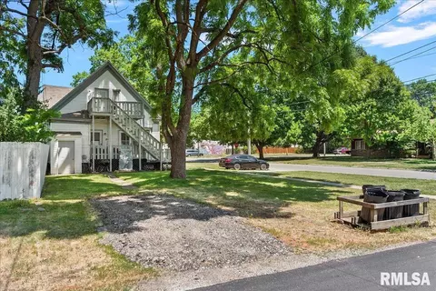 Exterior - 400 W Allen St, Springfield, IL 62704 photo 7 of 9