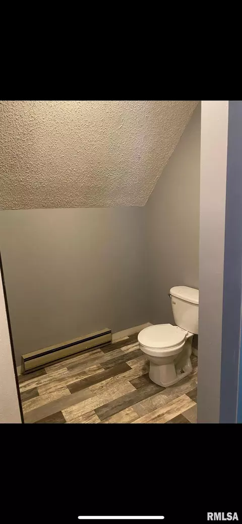 Bath - 400 W Allen St, Springfield, IL 62704 photo 1 of 1