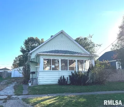 810 W Market St, Taylorville, IL 62568
