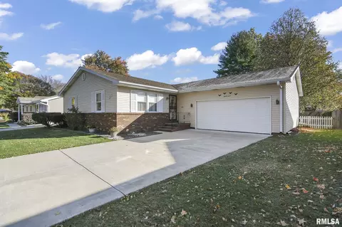 94 Crusaders Rd, Springfield, IL 62704
