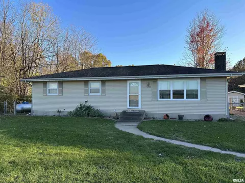10988 Darnell Rd, Dawson, IL 62520